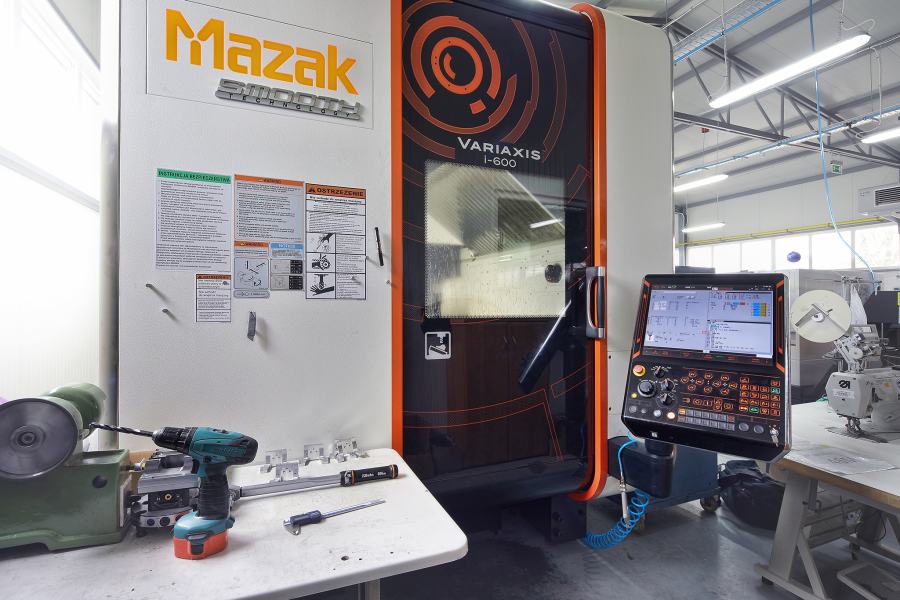 MAZAK VARIAXIS i-600 5-axis machining center